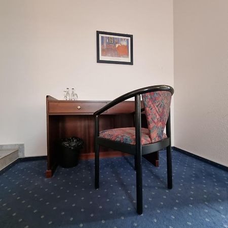 Erbenholz Hotel Laatzen Bagian luar foto