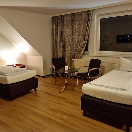 Erbenholz Hotel Laatzen Bagian luar foto