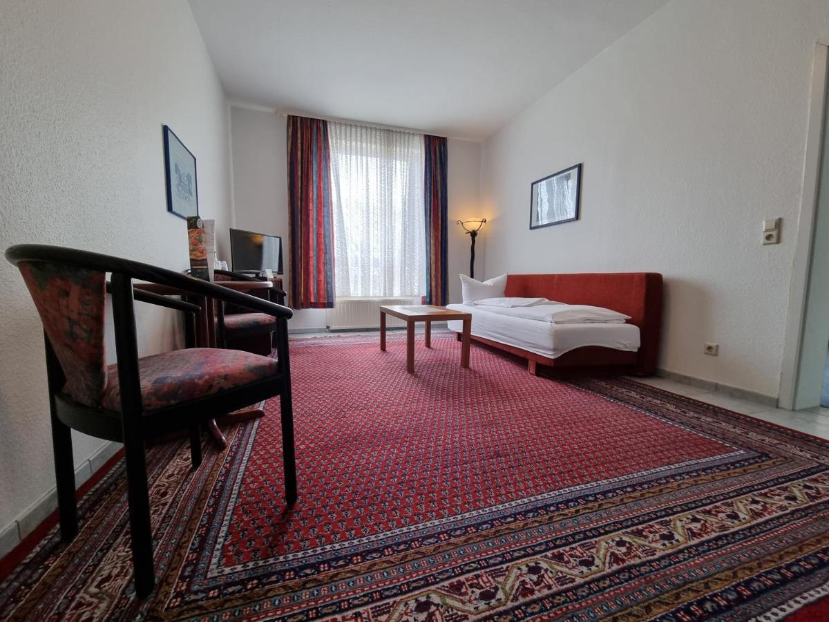 Erbenholz Hotel Laatzen Bagian luar foto