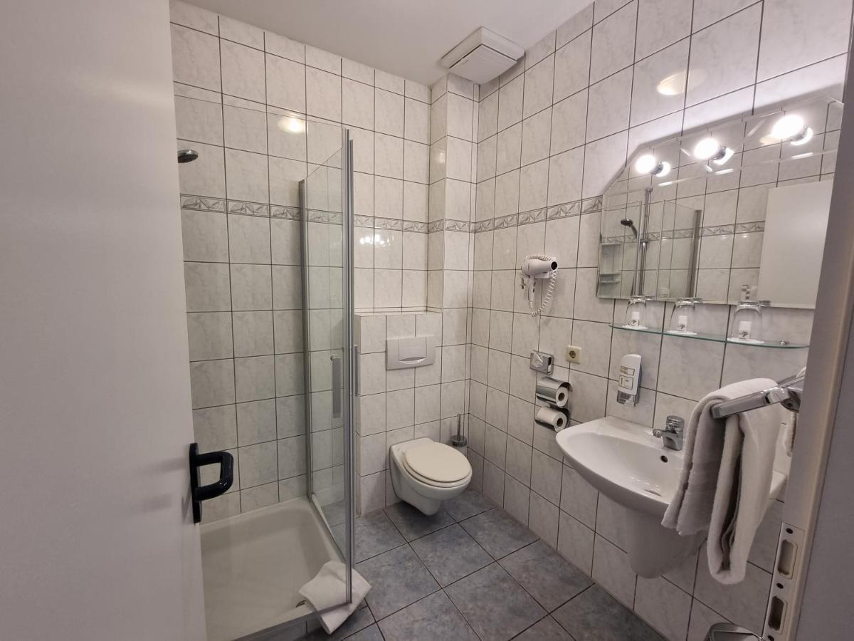 Erbenholz Hotel Laatzen Bagian luar foto