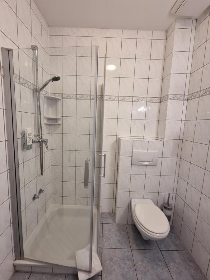 Erbenholz Hotel Laatzen Bagian luar foto