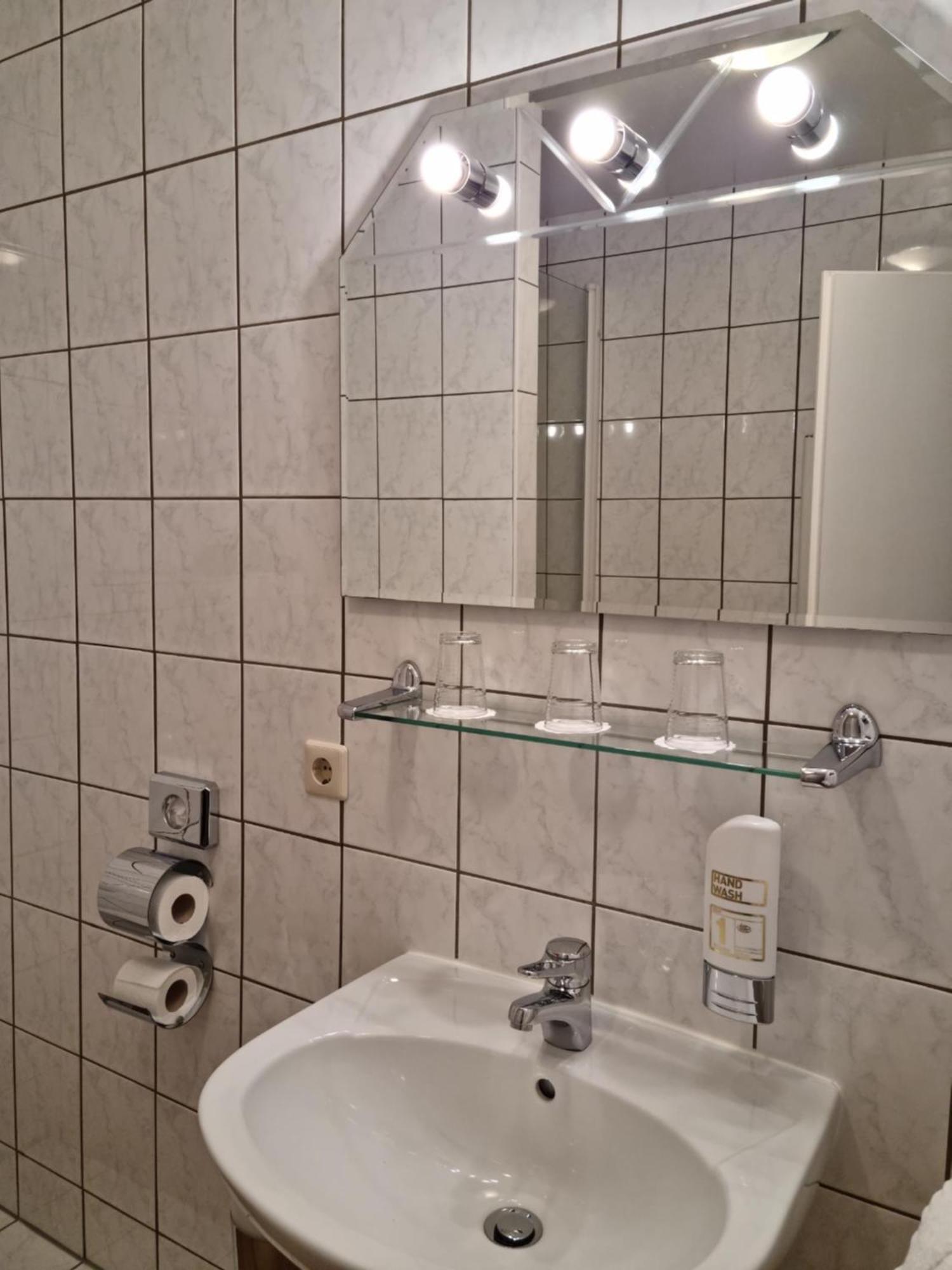 Erbenholz Hotel Laatzen Bagian luar foto