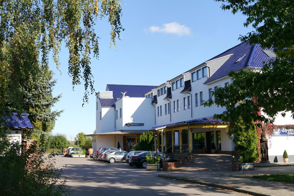 Erbenholz Hotel Laatzen Bagian luar foto